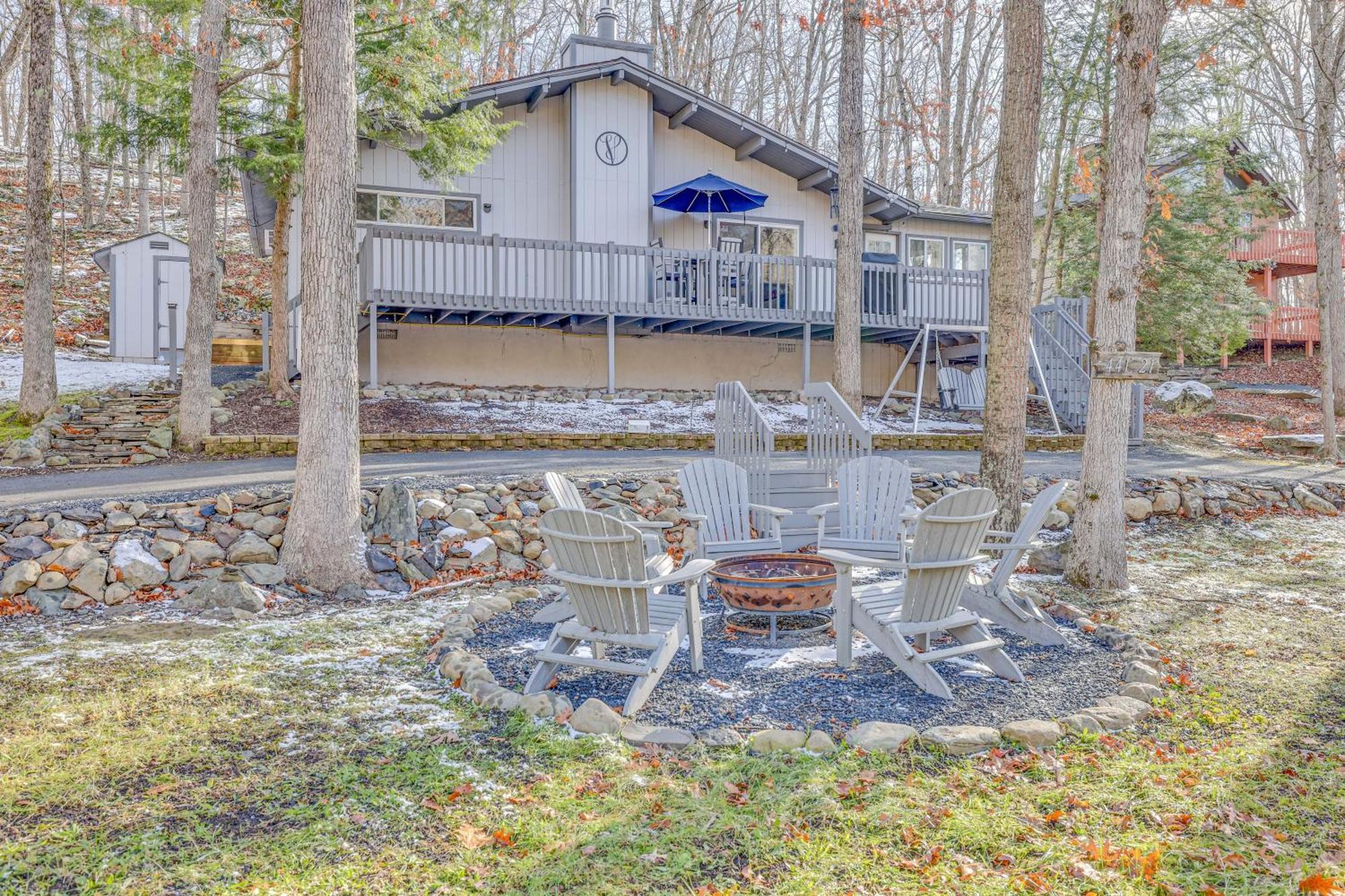 Gogh Themed Home-all Community Amenities Included! Sandyville